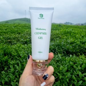 Sữa rửa mặt Queen Beauty dưỡng trắng sạch sâu tái tạo da